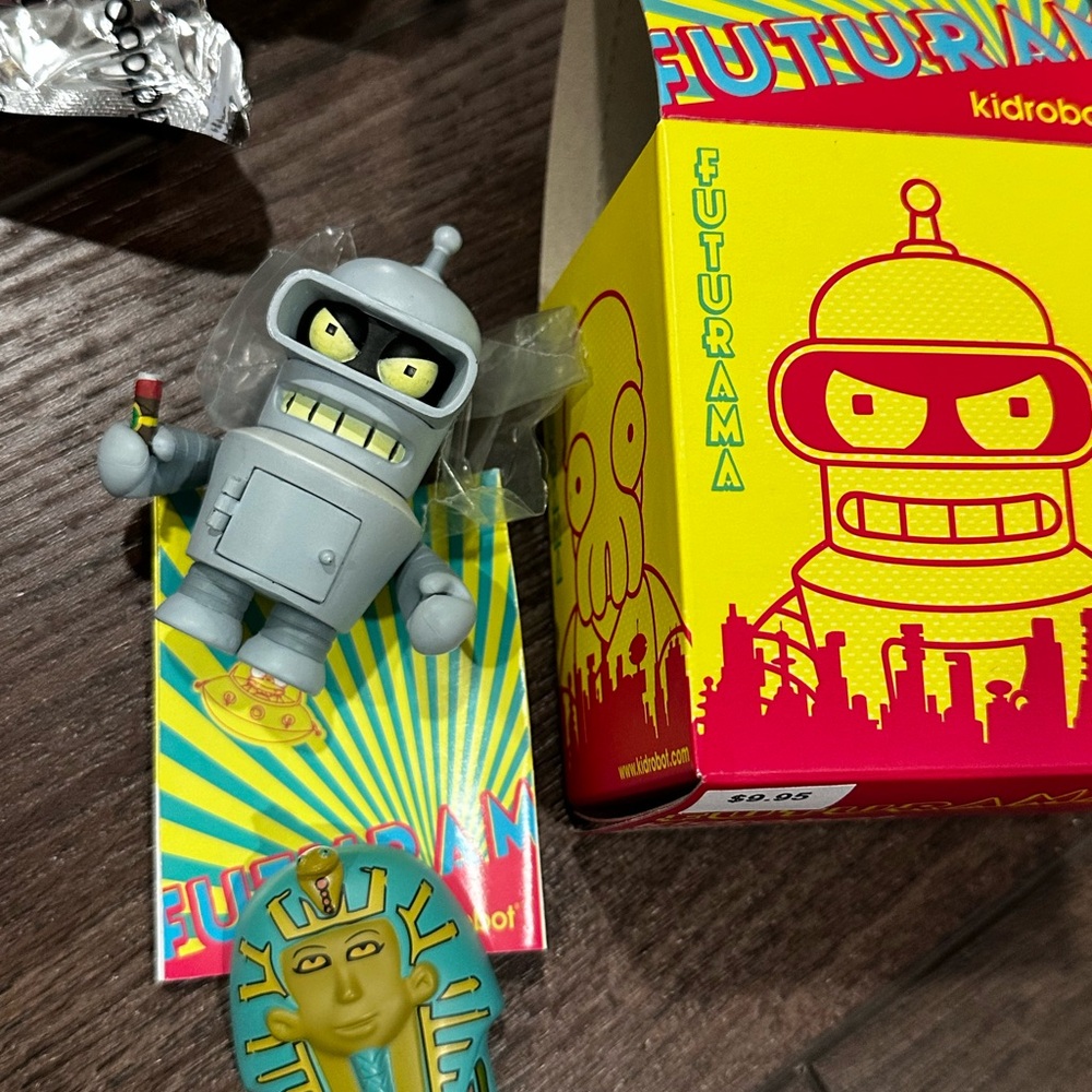 Futurama Bender vinyl Figure kidrobot 2010